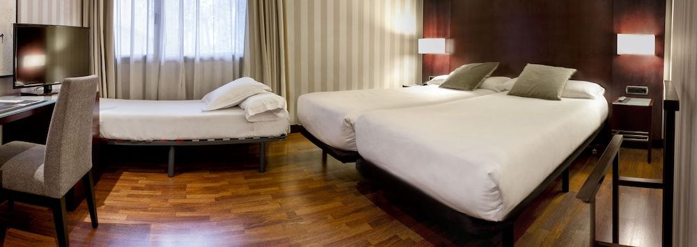 Double Room (with extra bed)