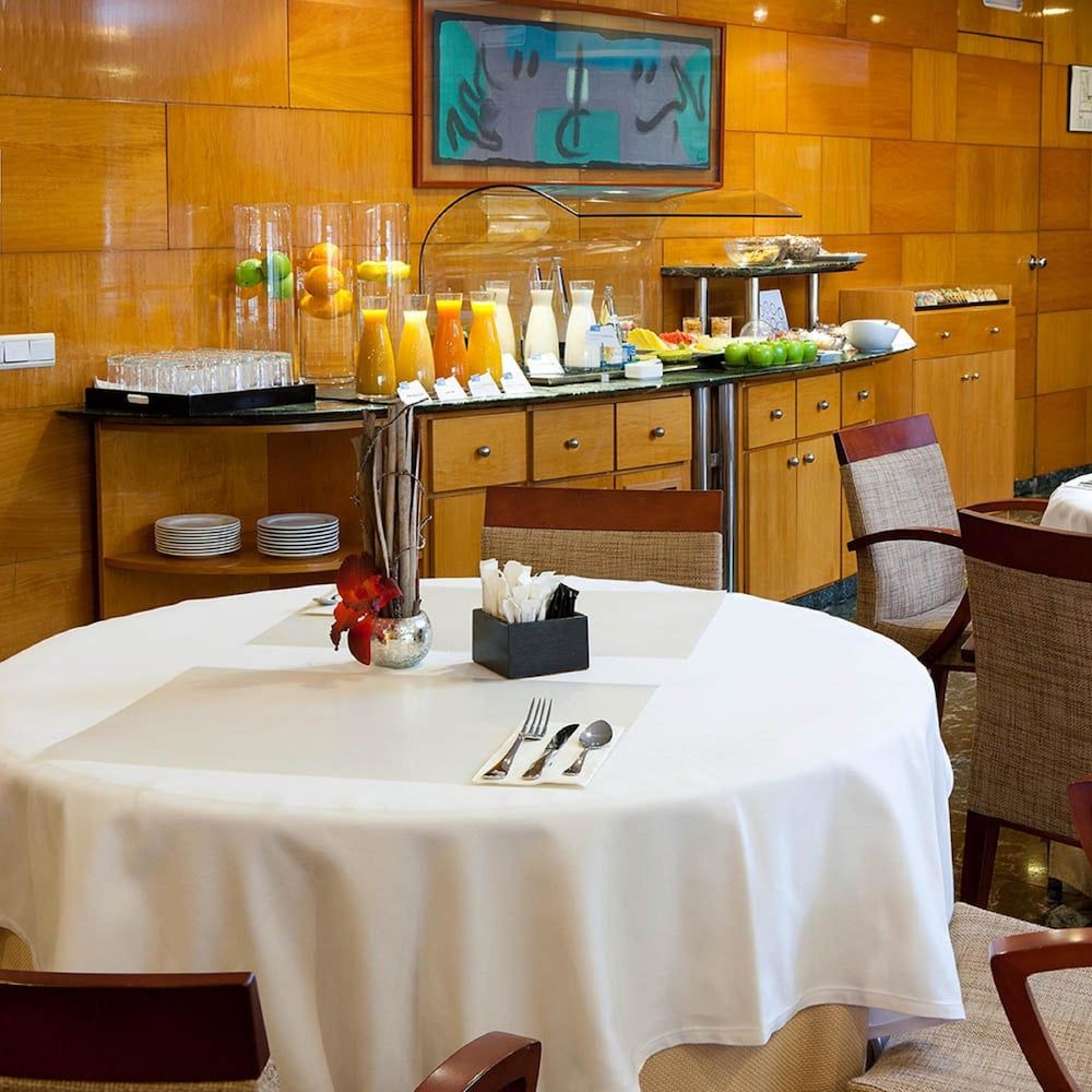 undefined NH Barcelona Entenza 10