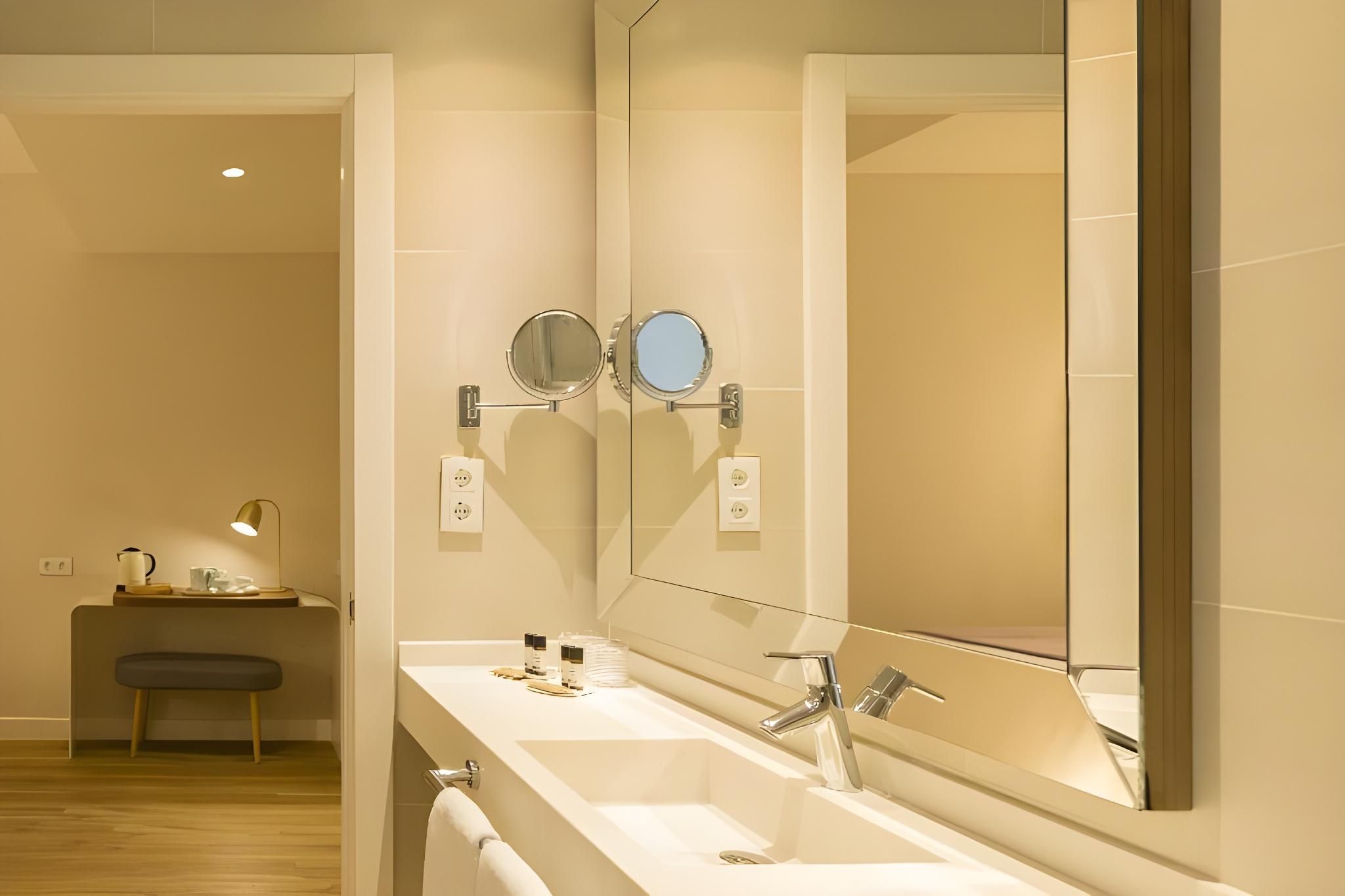 undefined Icon BCN 7