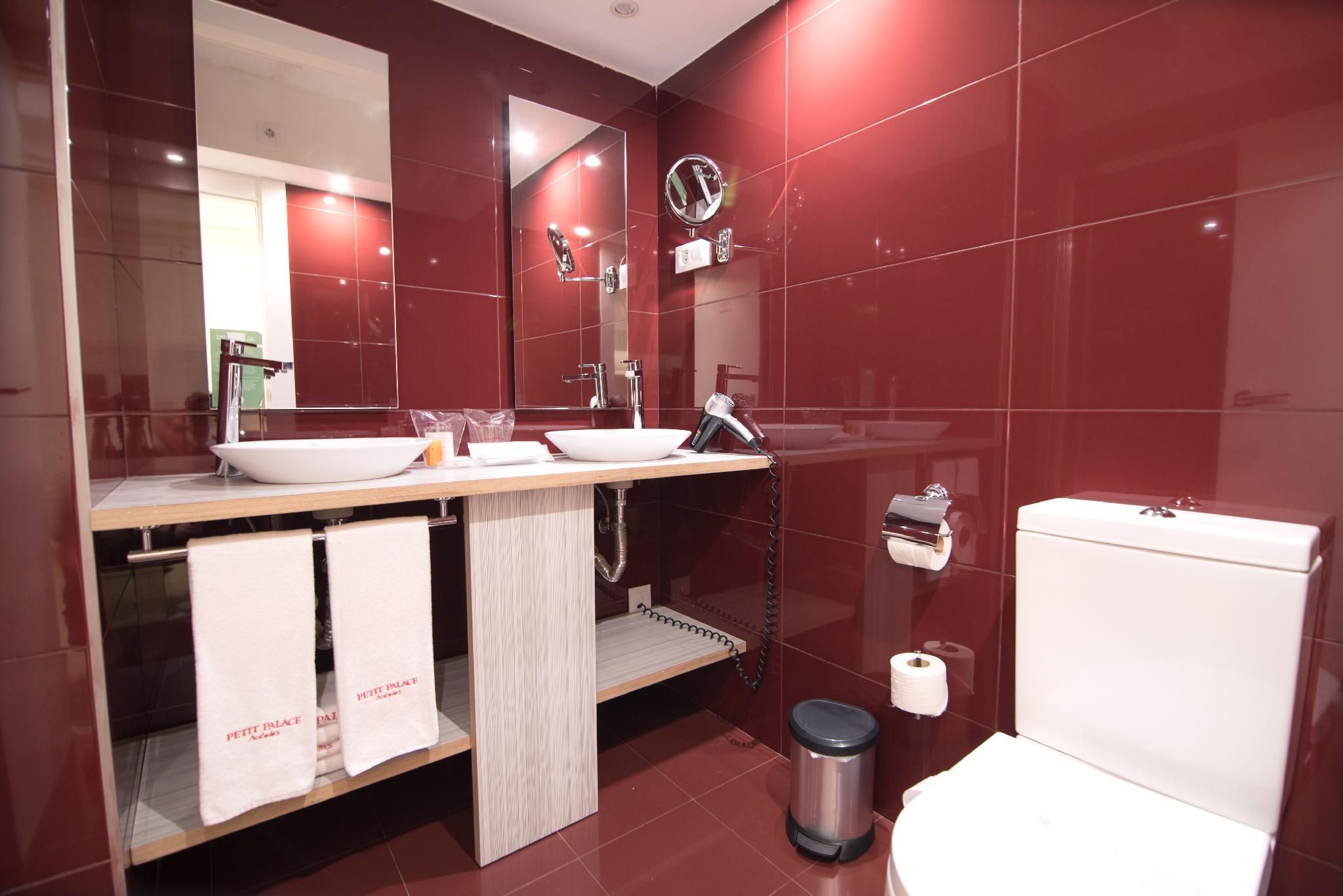 undefined Petit Palace Boquería Garden 9