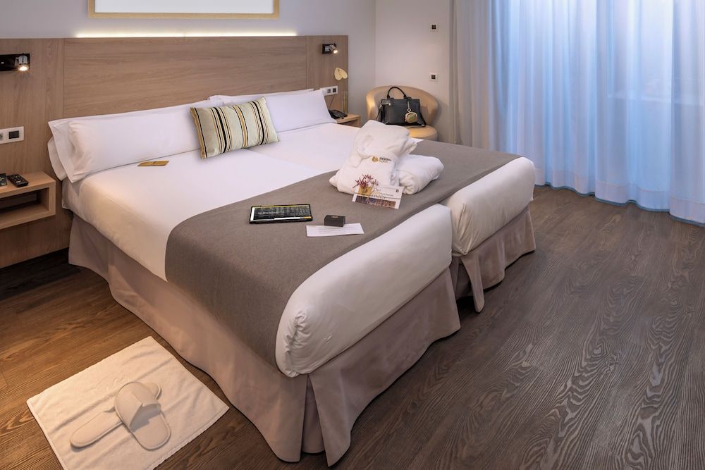 undefined Hotel SERHS Rivoli Rambla 9