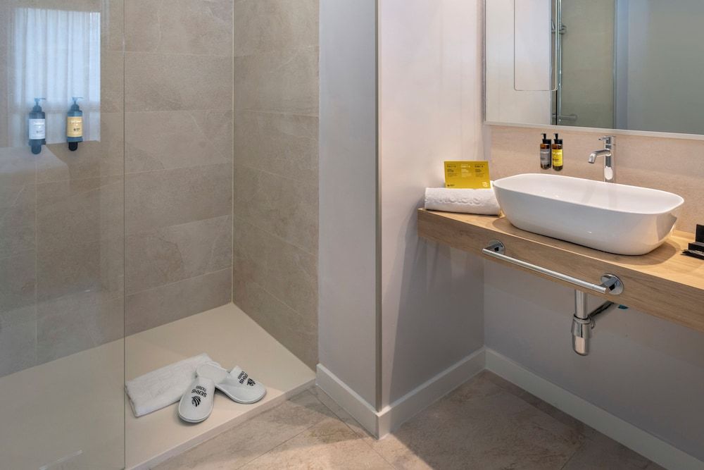 undefined Hotel SERHS Rivoli Rambla 9