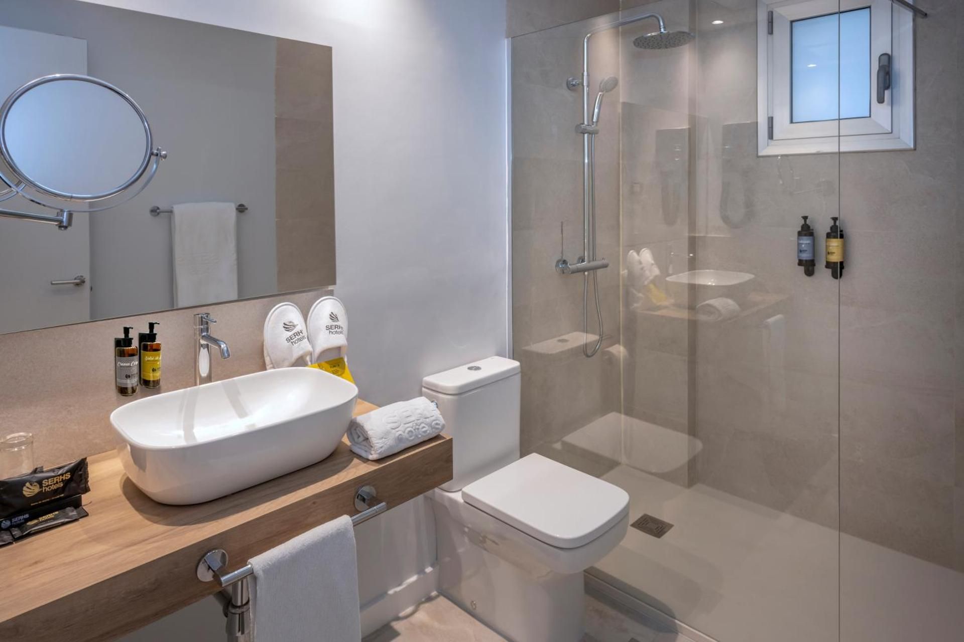 undefined Hotel SERHS Rivoli Rambla 5