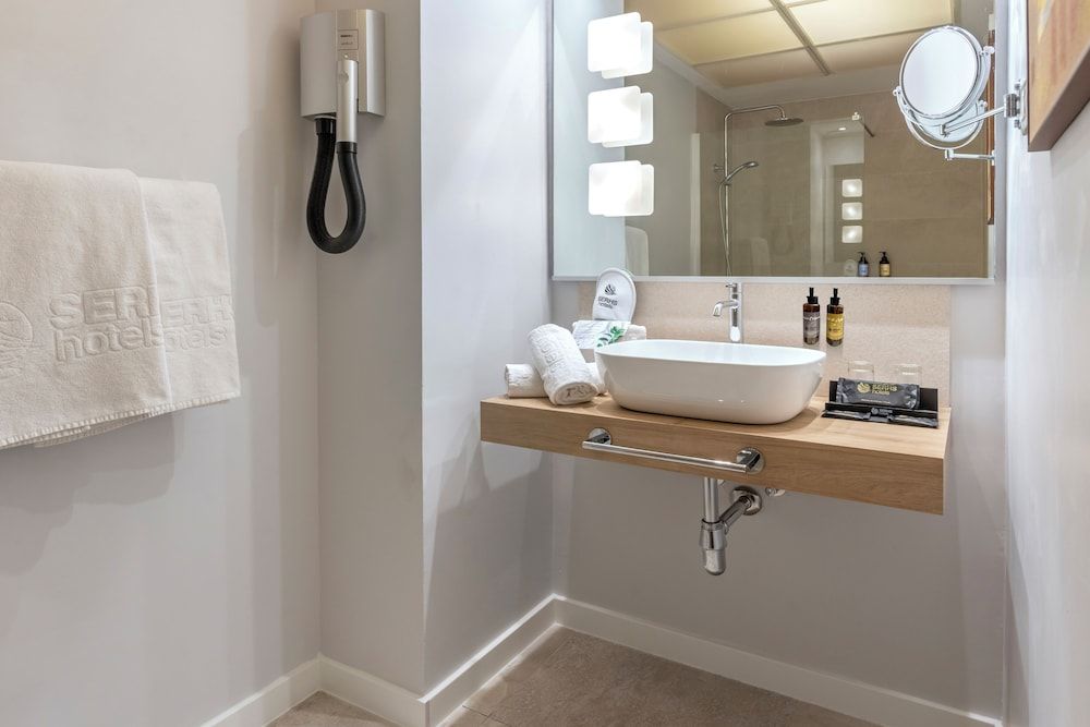 undefined Hotel SERHS Rivoli Rambla 6