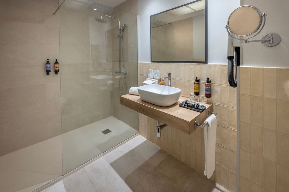 Hotel SERHS Rivoli Rambla Deluxe Double or Twin Room 41