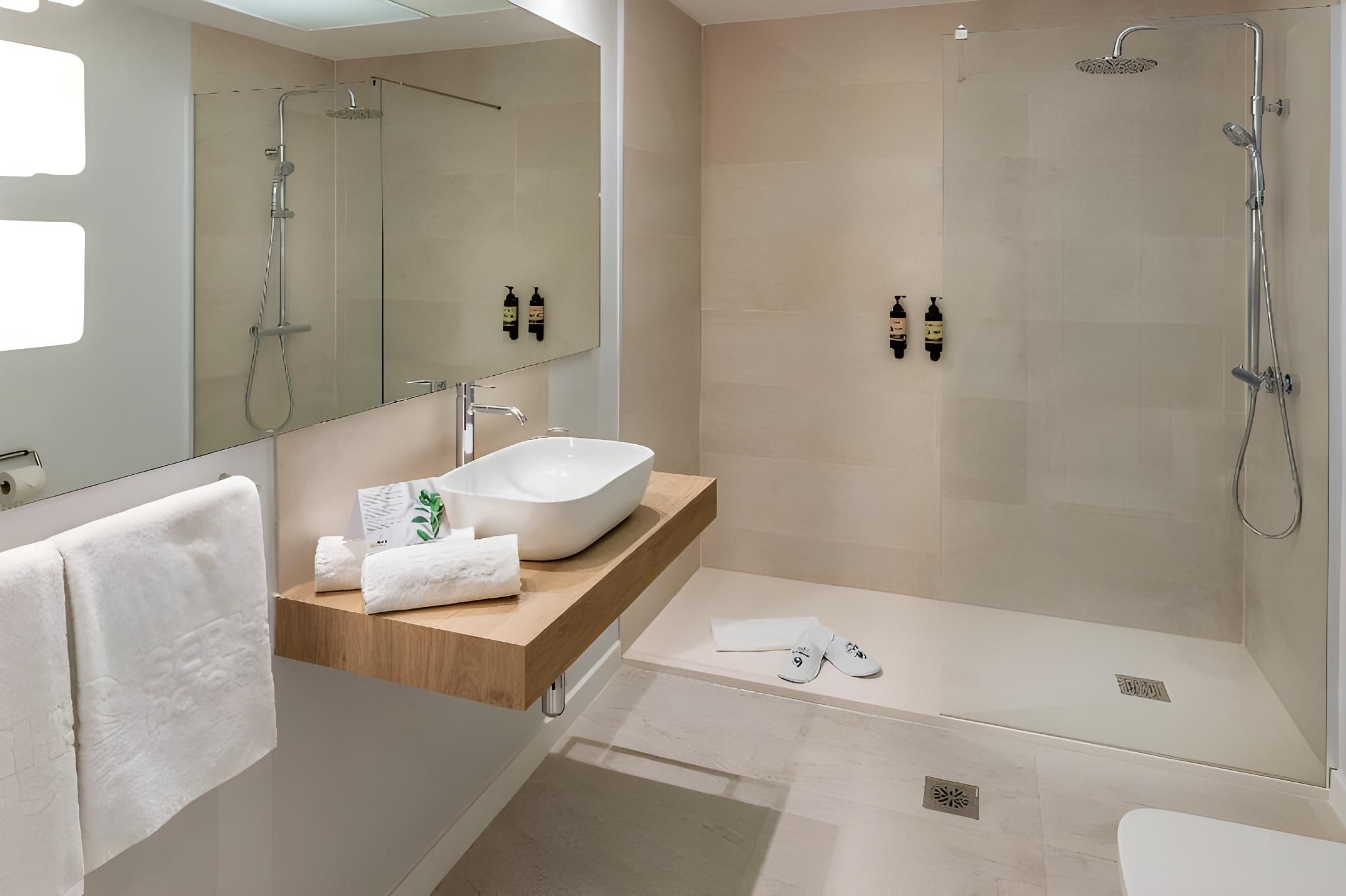 Hotel SERHS Rivoli Rambla Deluxe Double or Twin Room 56