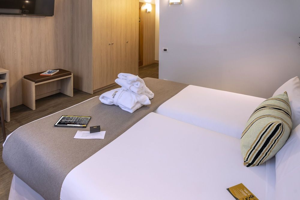 undefined Hotel SERHS Rivoli Rambla 4