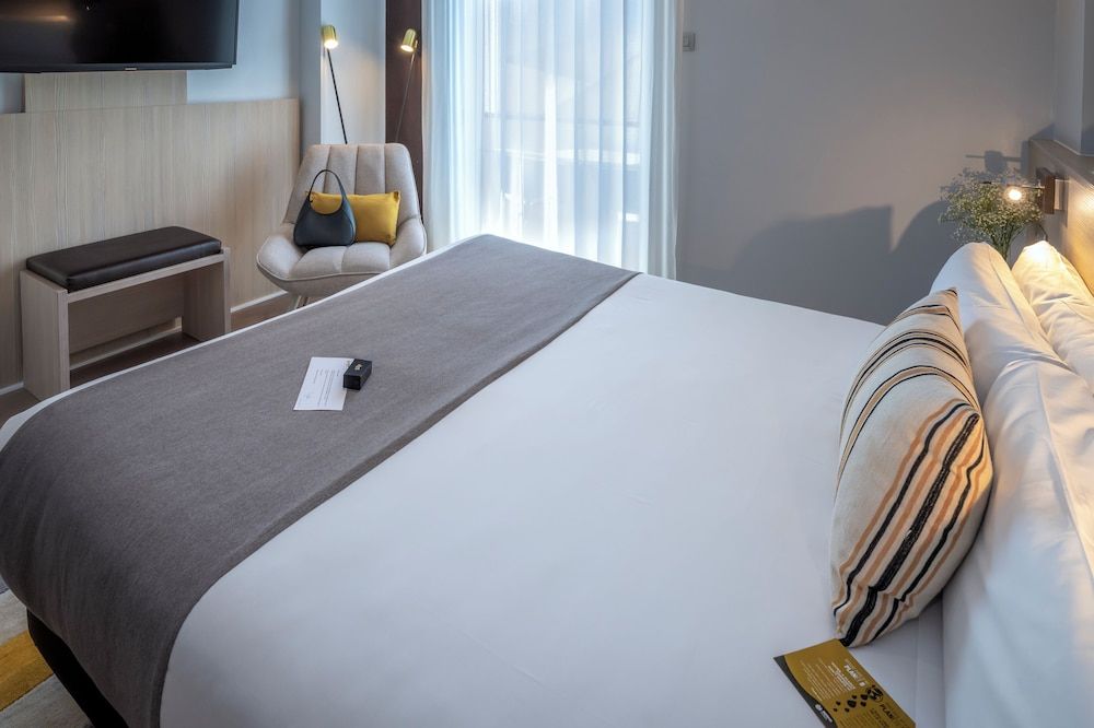 Hotel SERHS Rivoli Rambla Deluxe Double or Twin Room 14