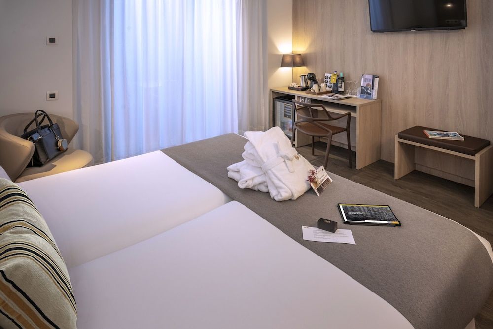 Hotel SERHS Rivoli Rambla Deluxe Double or Twin Room 11