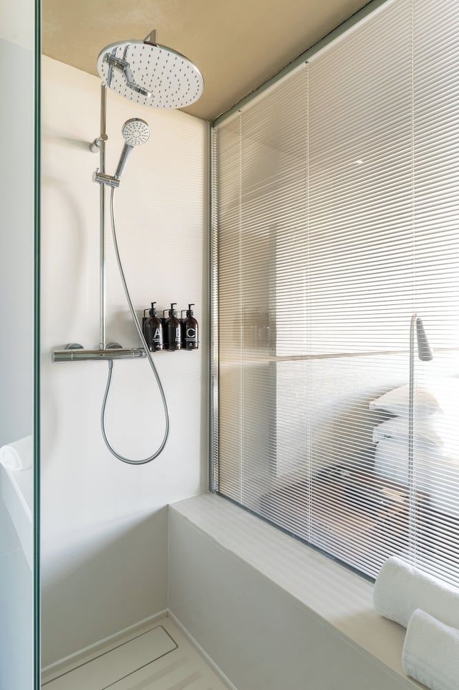 B-Hotel Standard Room 11