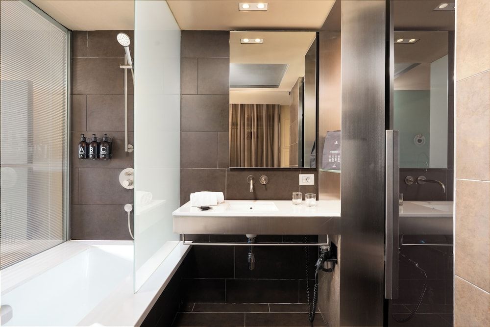 B-Hotel Standard Room 15