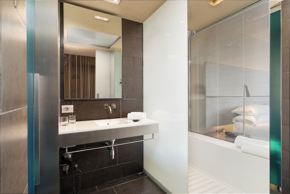 B-Hotel Standard Room 10