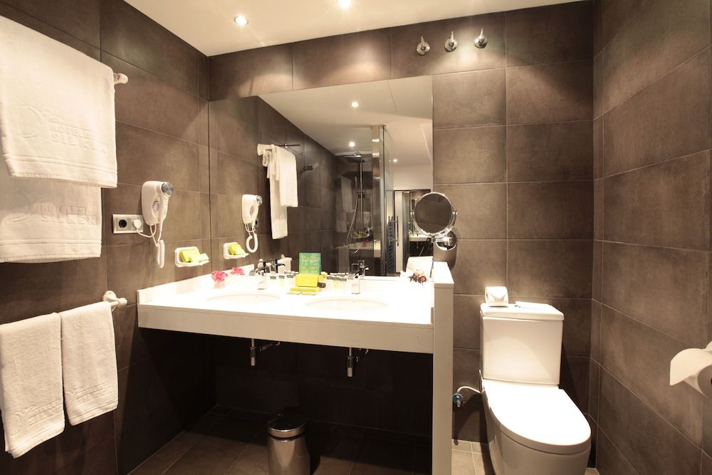 Suite, 1 King Bed, Balcony