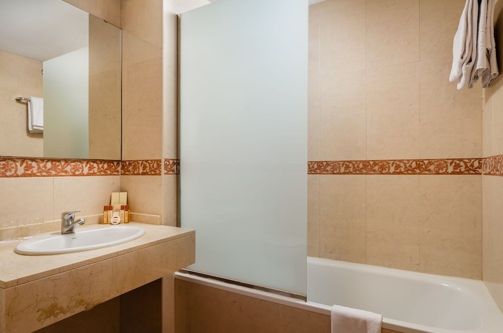 Sunotel Junior Standard Room 6