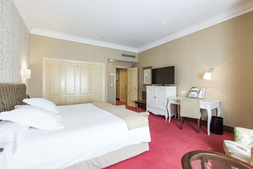 Hotel Carlton Superior Double Room Single Use, City View 11