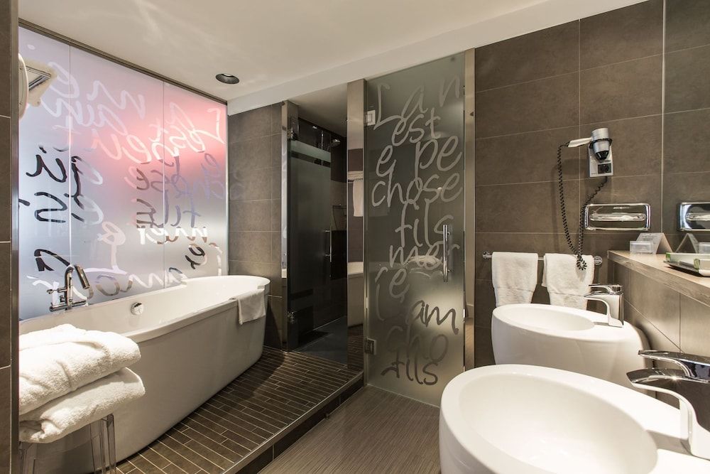 Hotel Carlton Superior Double Room Single Use, City View 16