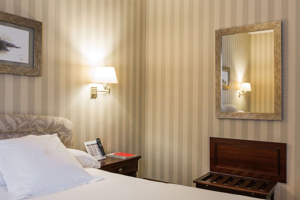 Hotel Carlton Superior Double Room Single Use, City View 8