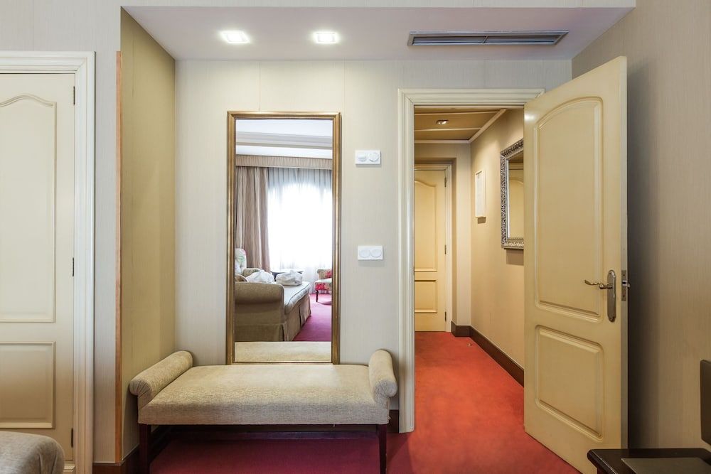 Hotel Carlton Superior Double Room Single Use, City View 10