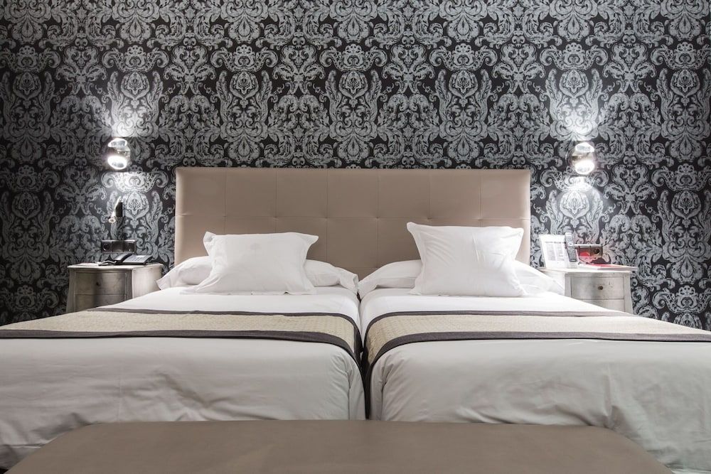 Hotel Carlton Superior Double Room Single Use, City View 2