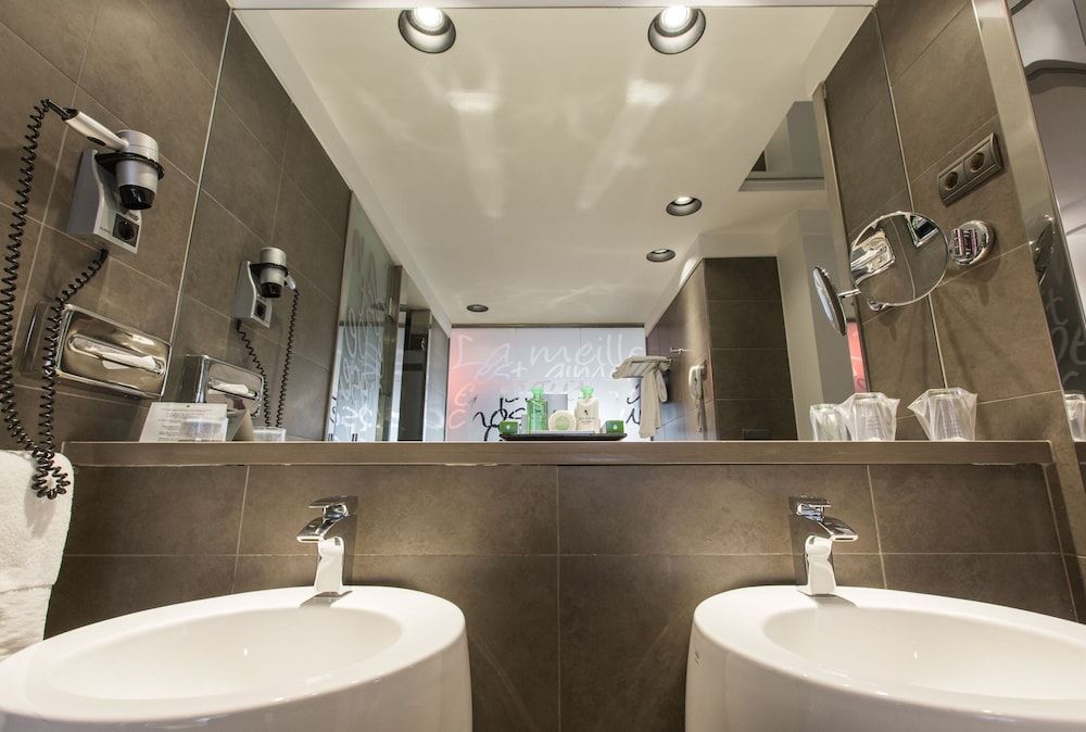 Hotel Carlton Superior Double Room Single Use, City View 15