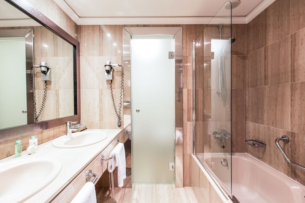 Hotel Carlton Superior Double Room Single Use, City View 18