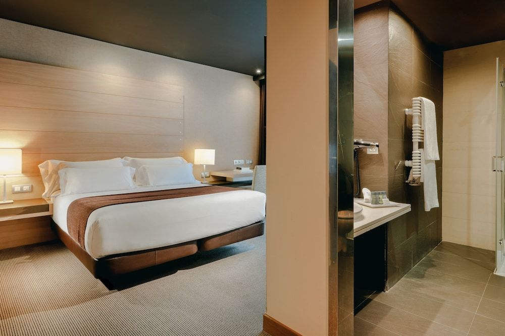 Hesperia Bilbao Standard Room 2