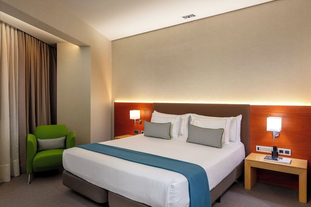 The Artist Grand Hotel of Art Smart Inner Views 2