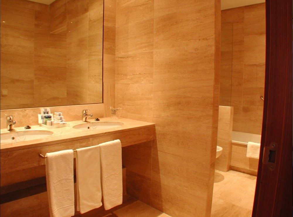 Extremadura Hotel Standard Room 4