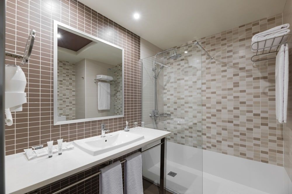 Elba Costa Ballena Beach & Thalasso Resort Deluxe Double Room (2 adults + 1 child) 3