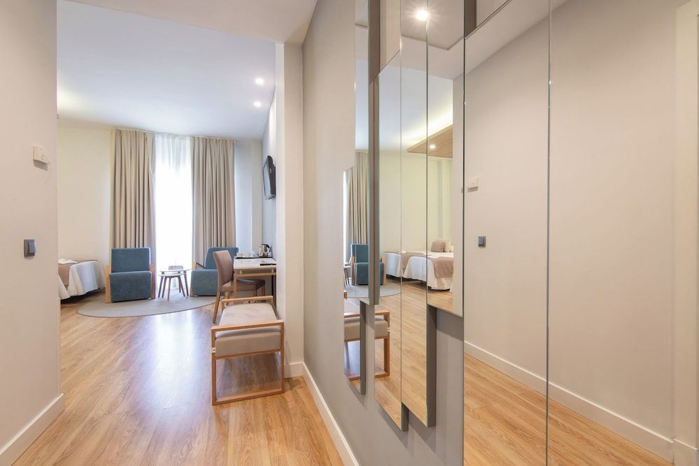 Hotel Monte Puertatierra Double Room with extra bed 16