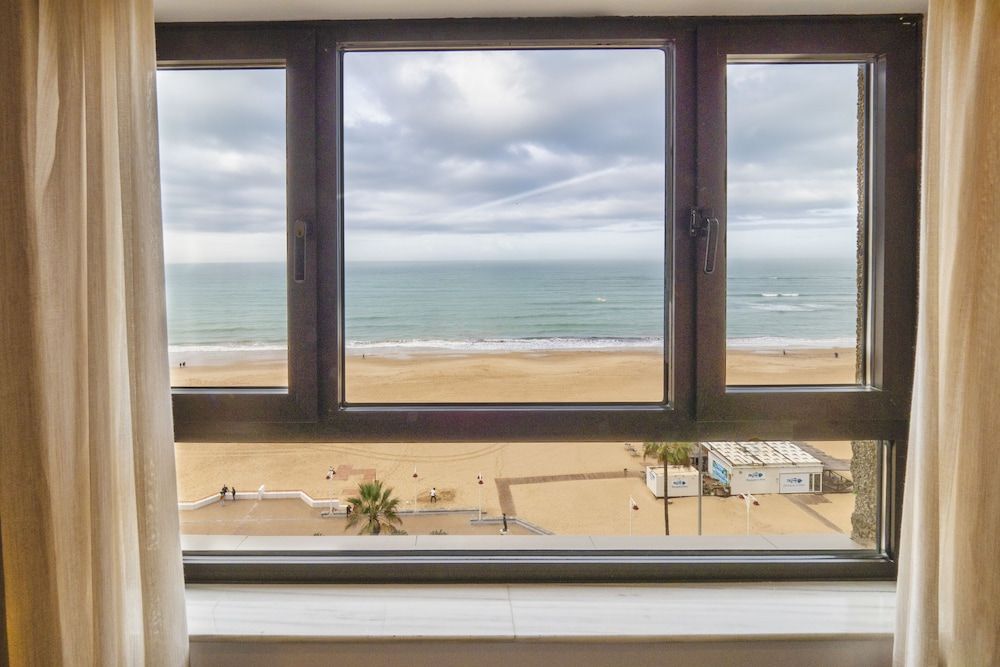 Hotel Cádiz Paseo del Mar Affiliated by Meliá Superior Room, 2 Bedrooms, Connecting Rooms, Sea View 11