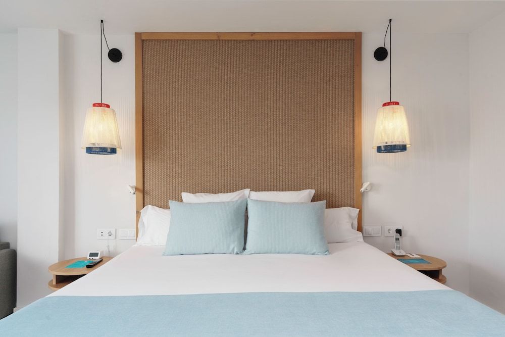 Junior Suite, Balcony, Partial Sea View