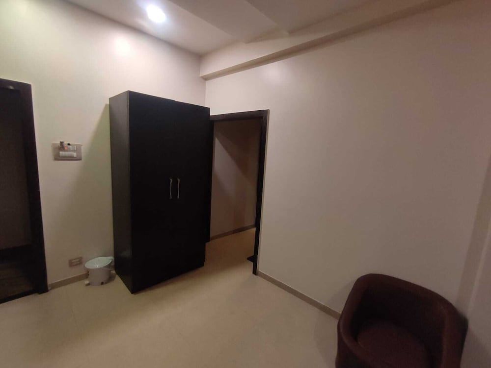 HOTEL SHADES OF ROYAL Deluxe Room, Balcony 5