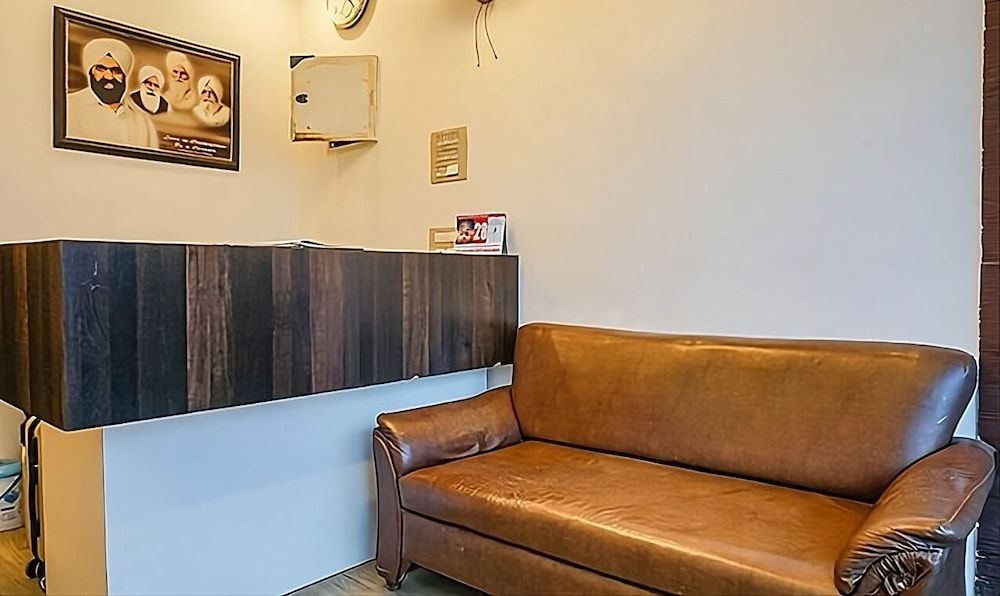 undefined HOTEL SHADES OF ROYAL 2