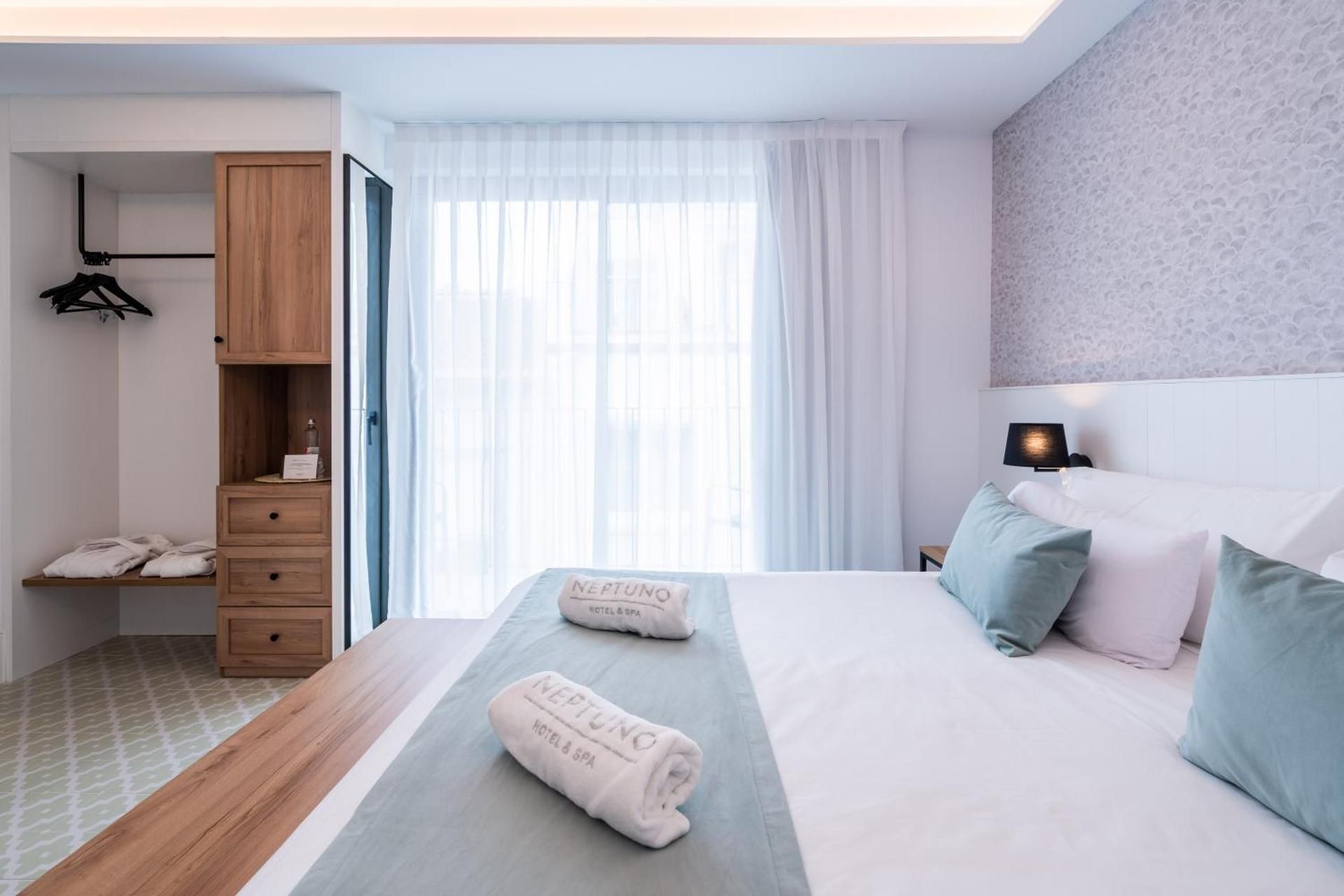 Double Room with indoor Jacuzzi and Balcony