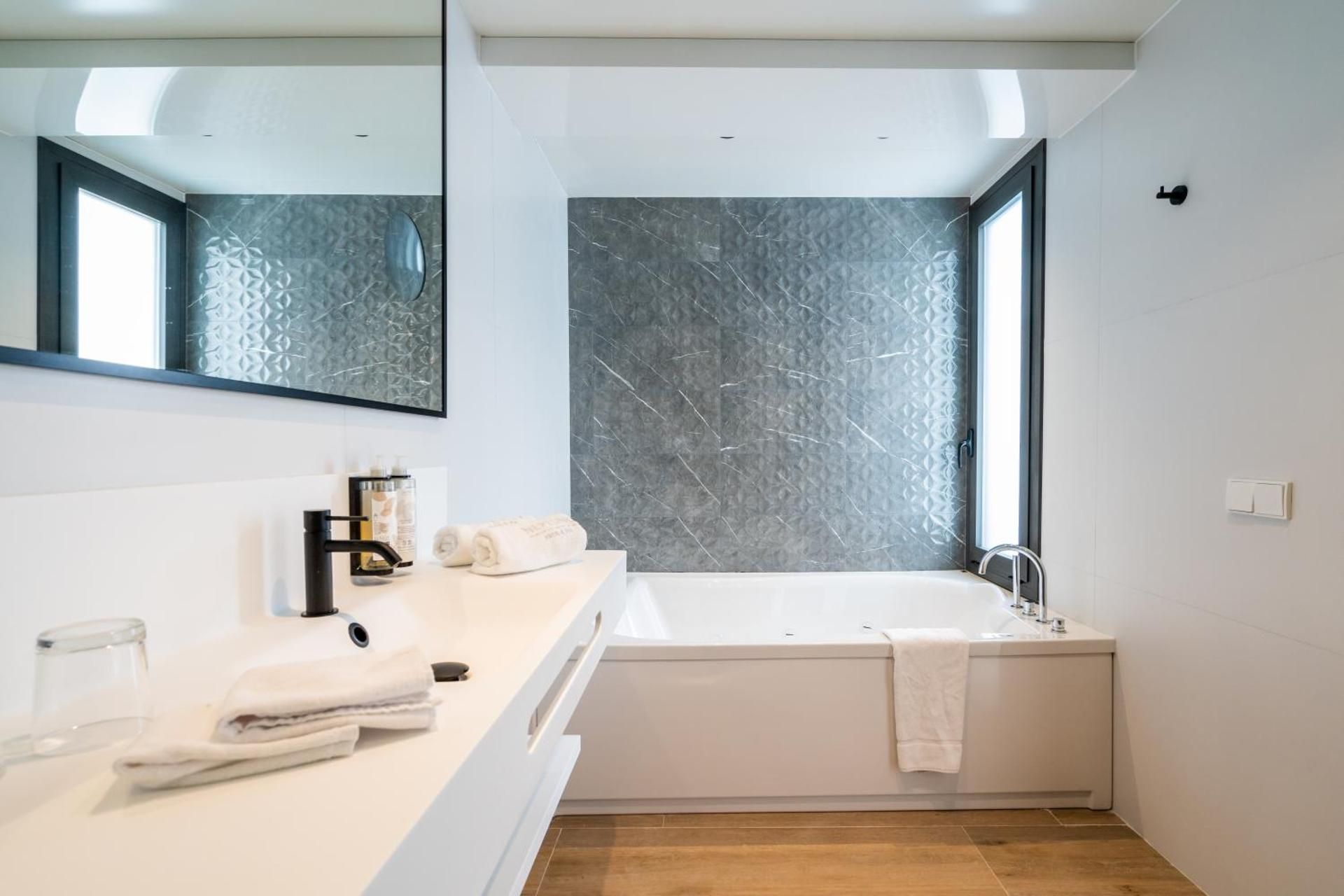 Double Room with indoor Jacuzzi and Balcony