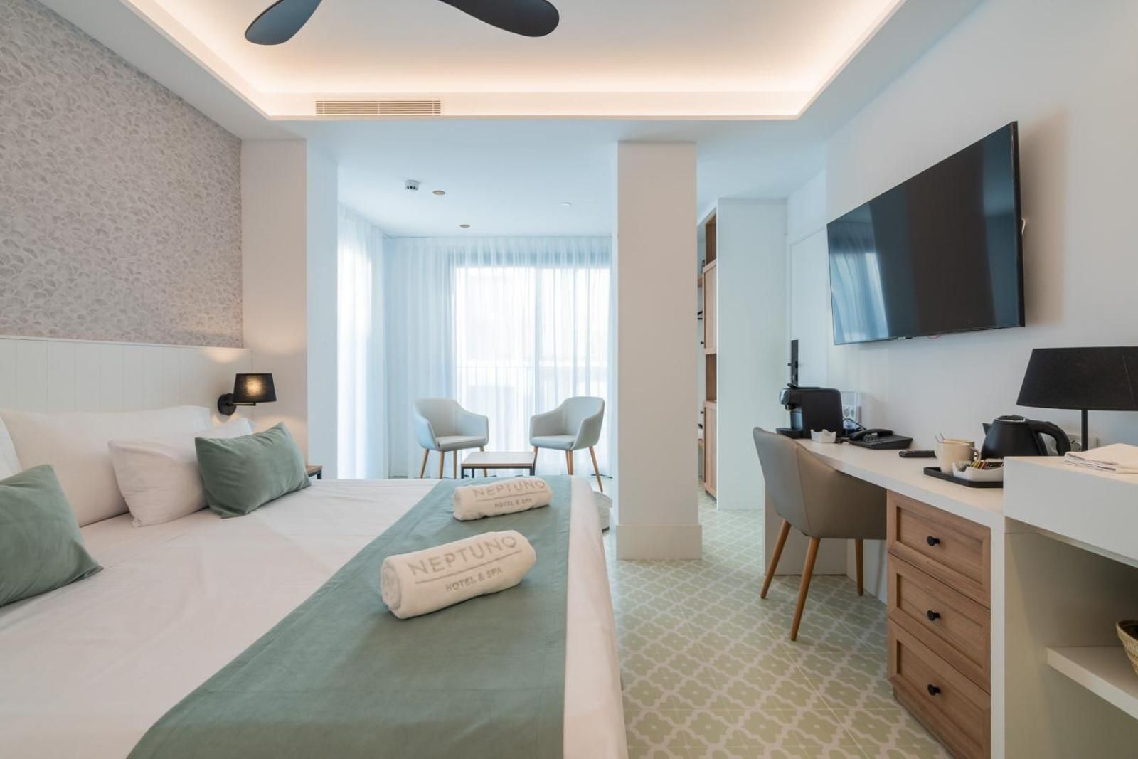 Double Room with Terrace and Outdoor Jacuzzi