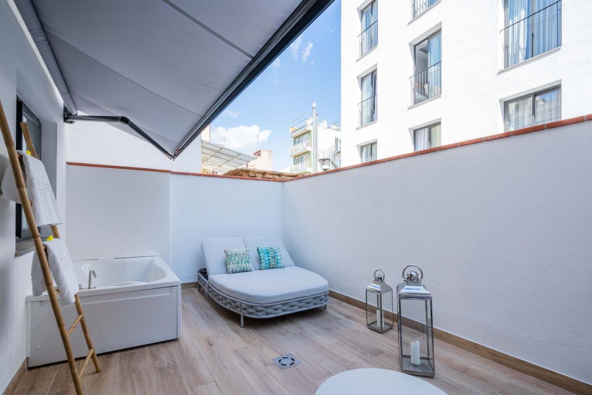 Suite with Terrace and outdoor Jacuzzi