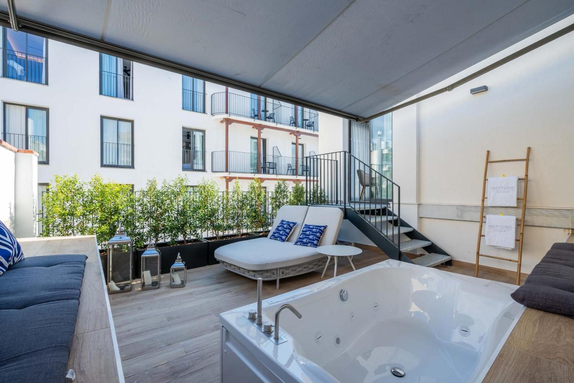 Double Room with Terrace and Outdoor Jacuzzi