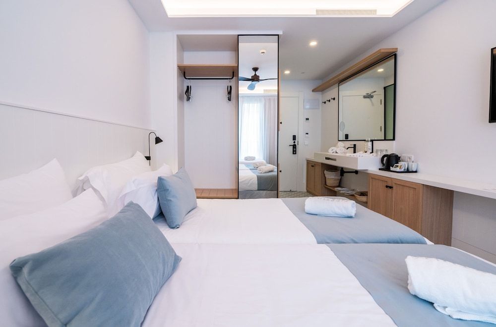 Double Room, Balcony