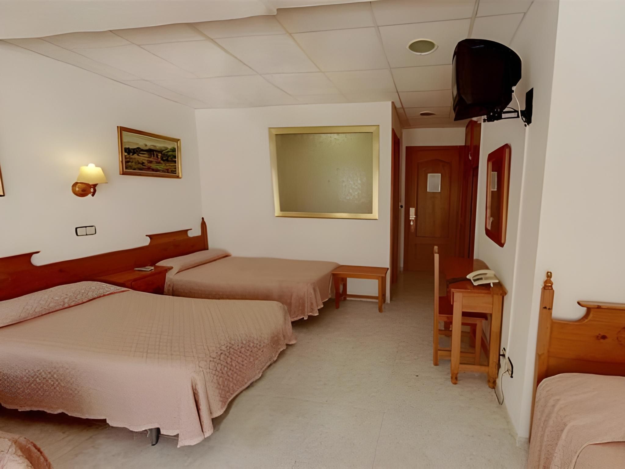 Family Room (4 Adults)