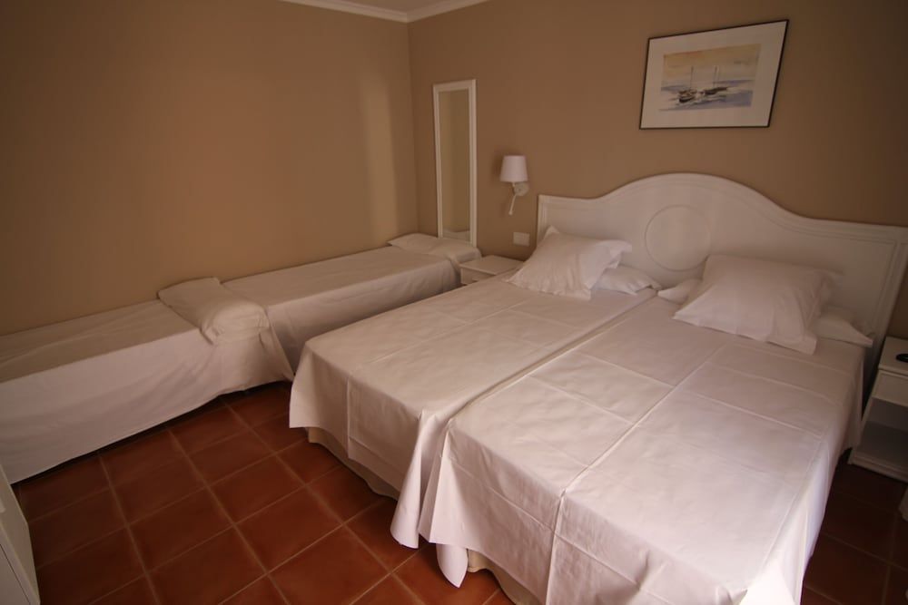 Hotel Dwo Les Palmeres Family Room