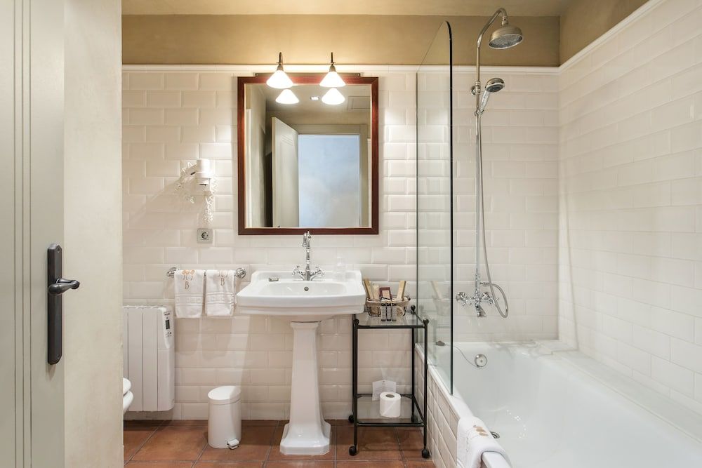 Bremon Boutique Hotel by Duquessa Hotels Collection Triple Room 4