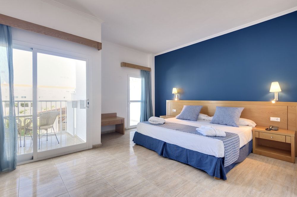 Superior Room ( 3 Adults )