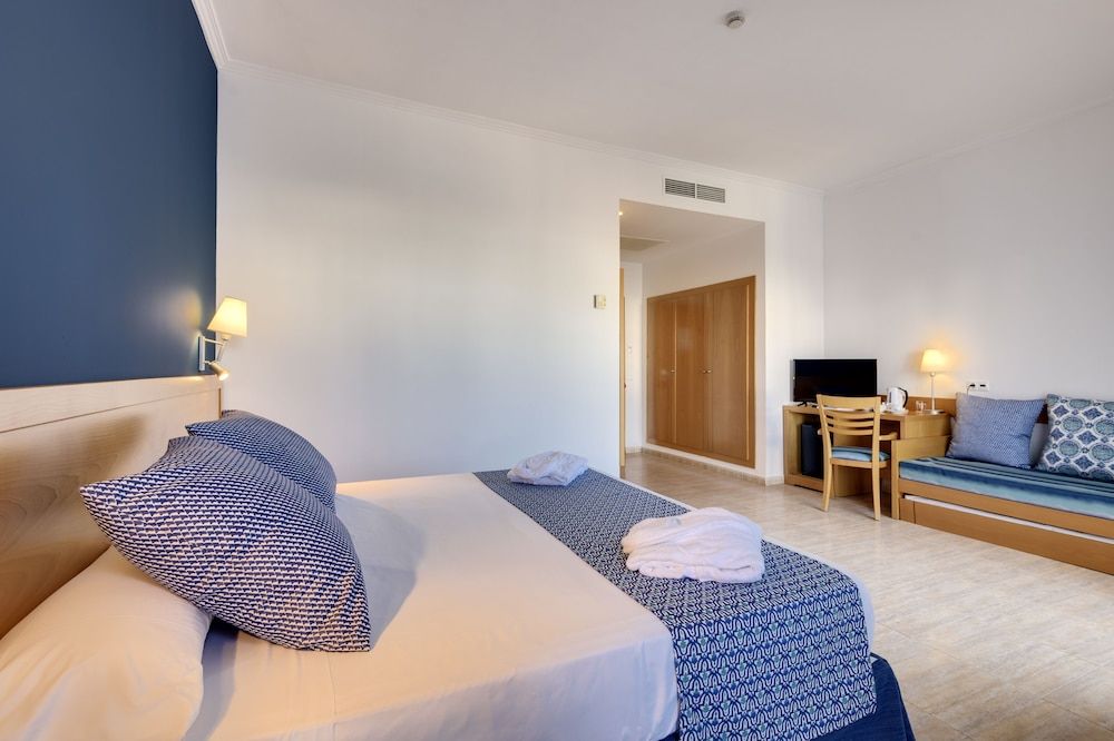 Superior Room ( 3 Adults )