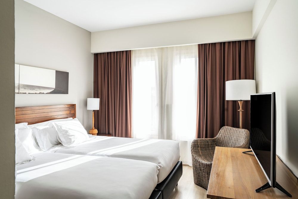 Junior Room (Suit- 2 adults + 1 child)