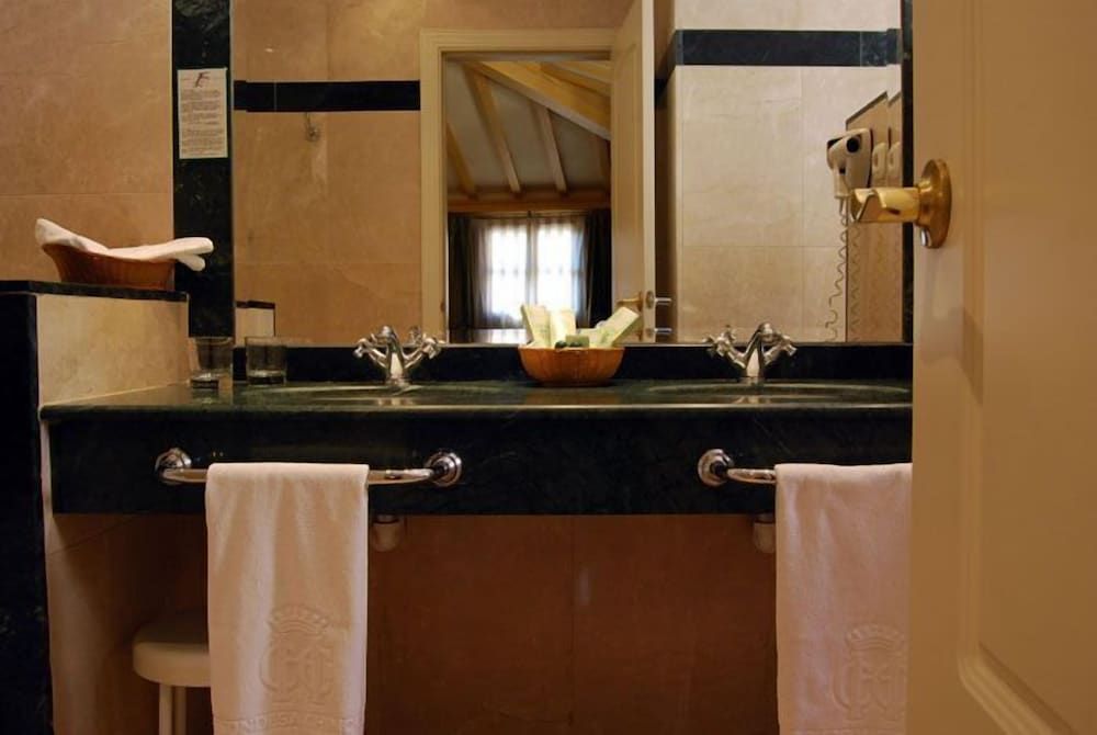 Hotel Condesa de Chinchón Standard Twin Room 7