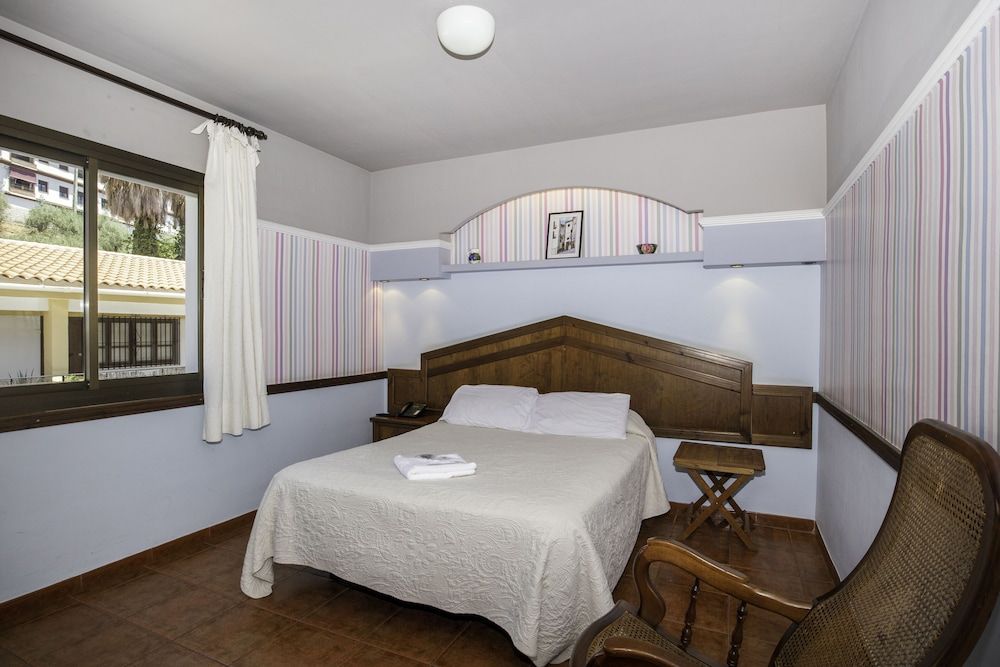 Hotel y Bungalows Balcón de Competa Double Room 3