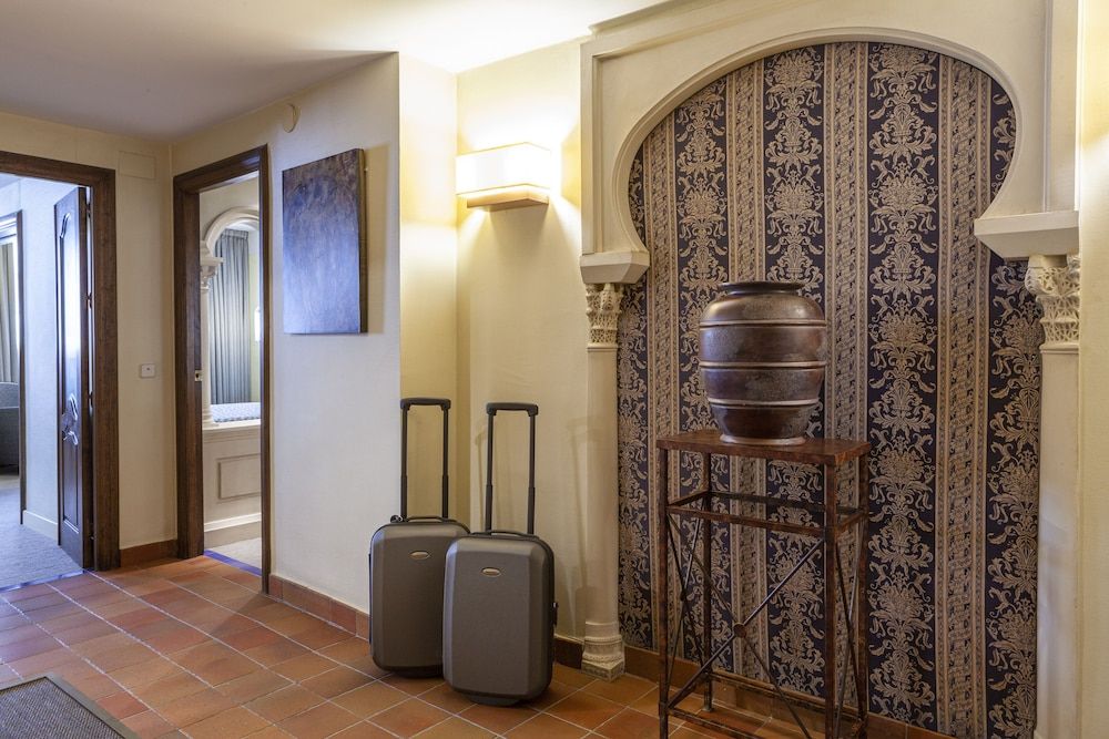 Hotel Macià Alfaros Junior Suite (2 adults) 6