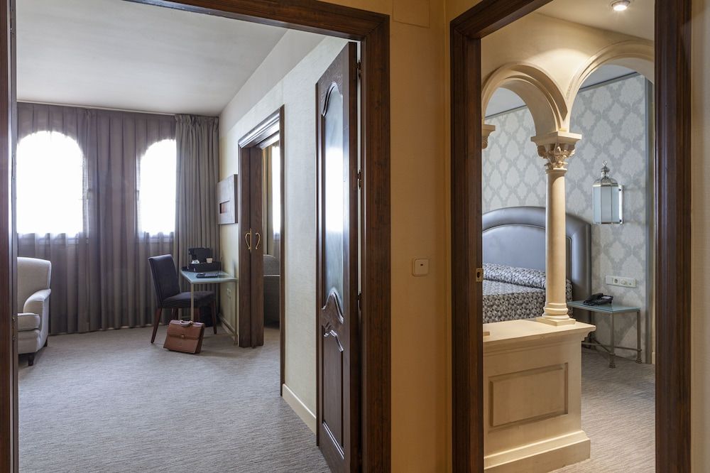 Hotel Macià Alfaros Junior Suite (2 adults) 2